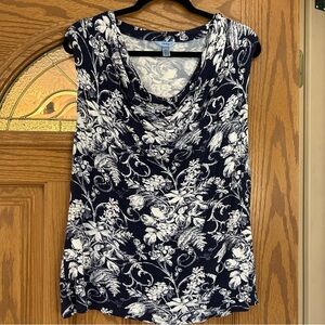 IZOD - Navy & white floral print top. Almost cap sleeve, draped front Size XL.